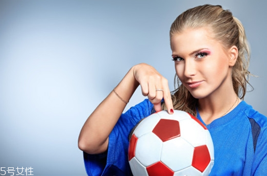 深蹲第二天腿疼怎么辦 深蹲腿疼教你快速緩解 深蹲第二天腿疼怎么辦 深蹲腿疼教你快速緩解