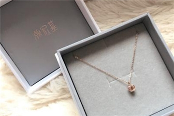 彩金項(xiàng)鏈多少錢(qián)一條 備受歡迎的首飾