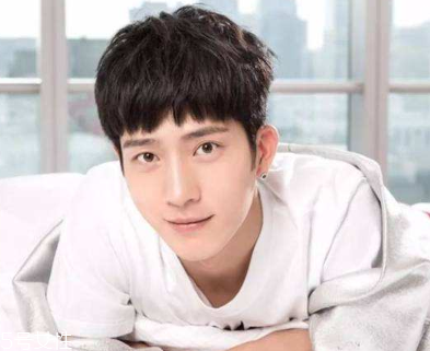 男士輕熟肌膚怎么護(hù)理 4類護(hù)膚品趕快用起來(lái) 男士輕熟肌膚怎么護(hù)理 4類護(hù)膚品趕快用起來(lái)