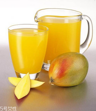 芒果汁的做法 這樣榨汁才好喝 芒果汁的做法 這樣榨汁才好喝