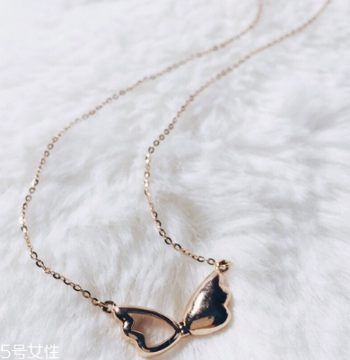 彩金項鏈好還是黃金好 兩者優(yōu)勢不同 彩金項鏈好還是黃金好 兩者優(yōu)勢不同