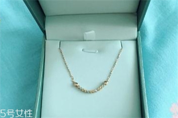 彩金項鏈可以帶著洗澡嗎 最好取下來 彩金項鏈可以帶著洗澡嗎 最好取下來