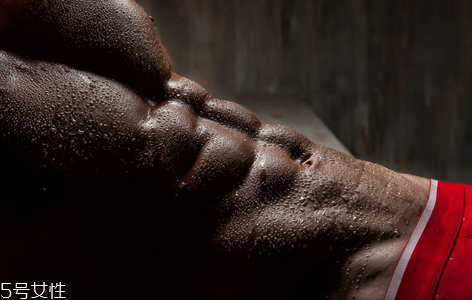 卷腹和仰臥起坐哪個(gè)更適合練腹肌 八塊腹肌鍛煉方法 卷腹和仰臥起坐哪個(gè)更適合練腹肌 八塊腹肌鍛煉方法