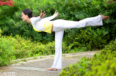 普拉提和瑜伽哪個減肥效果好 普拉提和瑜伽有區(qū)別