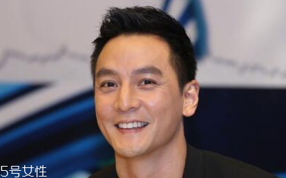 男生熬夜后怎么護(hù)膚 你需要3種護(hù)膚品 男生熬夜后怎么護(hù)膚 你需要3種護(hù)膚品