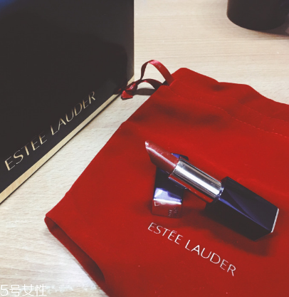 雅詩蘭黛130和420哪個(gè)好看 雅詩蘭黛130和420試色對(duì)比