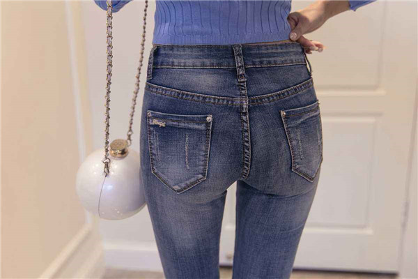 牛仔褲味道刺鼻孕婦能穿嗎 牛仔褲味道重對胎兒有影響嗎