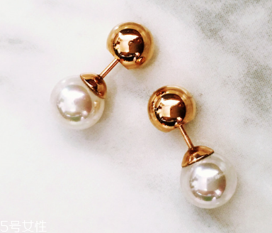 珍珠耳環(huán)一般多少錢 精致優(yōu)雅盡顯 珍珠耳環(huán)一般多少錢 精致優(yōu)雅盡顯