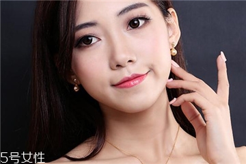 珍珠耳環(huán)適合什么年齡 要學(xué)會選擇 珍珠耳環(huán)適合什么年齡 要學(xué)會選擇