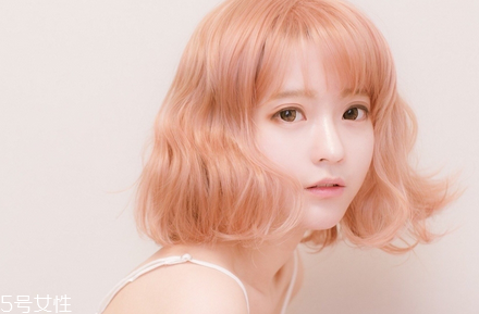 粉色眼影配什么口紅好看 超級(jí)吸睛的活力少女