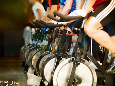 騎動(dòng)感單車(chē)腿會(huì)變粗嗎 常騎動(dòng)感單車(chē)的7大好處 騎動(dòng)感單車(chē)腿會(huì)變粗嗎 常騎動(dòng)感單車(chē)的7大好處