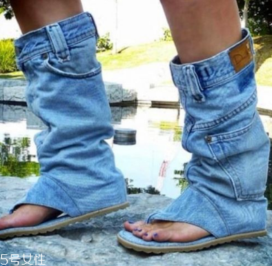 牛仔褲長靴是什么牌子 看不懂的時尚 牛仔褲長靴是什么牌子 看不懂的時尚