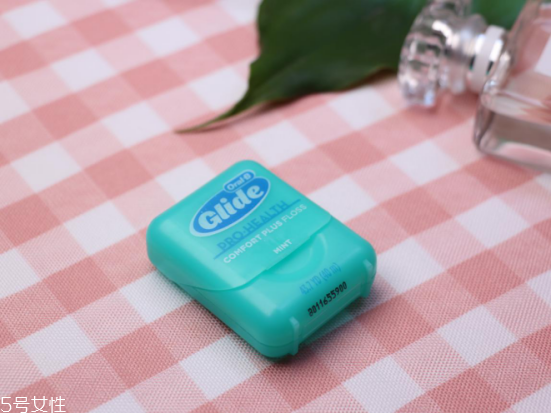 歐樂(lè)b牙線使用方法 3個(gè)步驟不傷牙齦 歐樂(lè)b牙線使用方法 3個(gè)步驟不傷牙齦