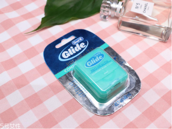 歐樂(lè)b牙線使用方法 3個(gè)步驟不傷牙齦 歐樂(lè)b牙線使用方法 3個(gè)步驟不傷牙齦