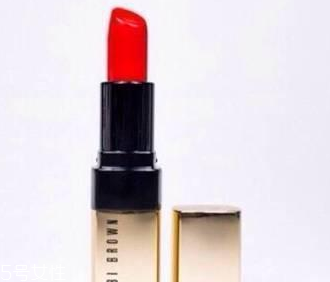 吊帶裙配什么顏色口紅 2種色系為你性感加分 吊帶裙配什么顏色口紅 2種色系為你性感加分