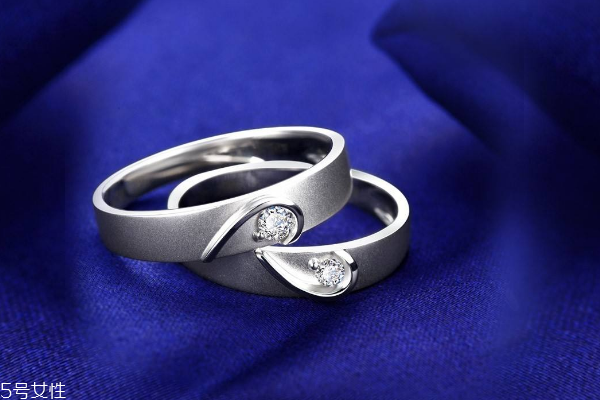 鉑金戒指可以碰水嗎 少量接觸不影響 鉑金戒指可以碰水嗎 少量接觸不影響