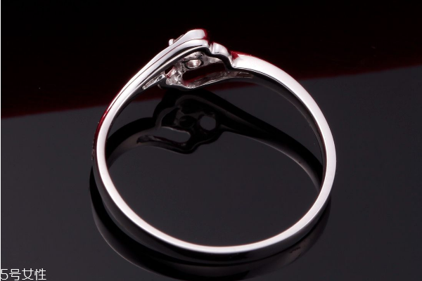 鉑金戒指回收多少錢一克 要有心理準(zhǔn)備 鉑金戒指回收多少錢一克 要有心理準(zhǔn)備