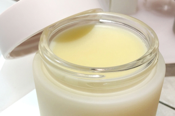 毛孔粗大卡粉怎么辦 4個(gè)方面圍攻粗大毛孔 毛孔粗大卡粉怎么辦 4個(gè)方面圍攻粗大毛孔