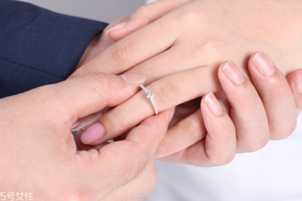 鉑金戒指不亮了怎么辦 重新打磨拋光 鉑金戒指不亮了怎么辦 重新打磨拋光