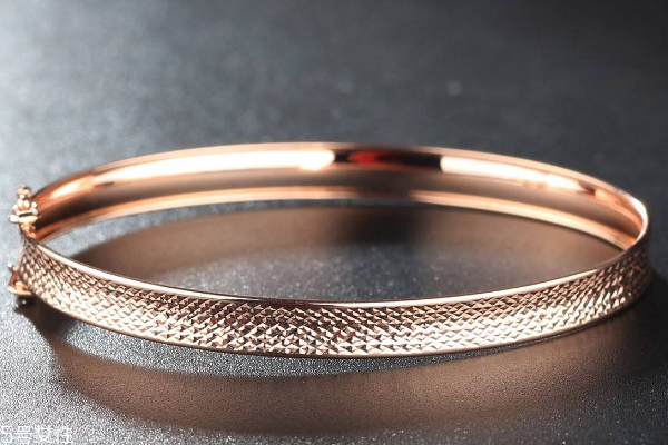 玫瑰金手鐲會(huì)掉色嗎 護(hù)理方法要掌握 玫瑰金手鐲會(huì)掉色嗎 護(hù)理方法要掌握