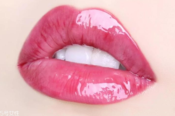 tom ford璀璨幻魅唇釉上嘴圖 tf唇釉2018夏日系列試色 tom ford璀璨幻魅唇釉上嘴圖 tf唇釉2018夏日系列試色