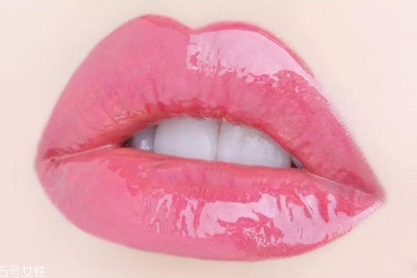 tom ford璀璨幻魅唇釉上嘴圖 tf唇釉2018夏日系列試色 tom ford璀璨幻魅唇釉上嘴圖 tf唇釉2018夏日系列試色