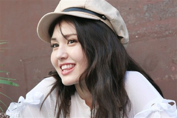 20歲適合什么面膜 適合二十歲女人的面膜 20歲適合什么面膜 適合二十歲女人的面膜