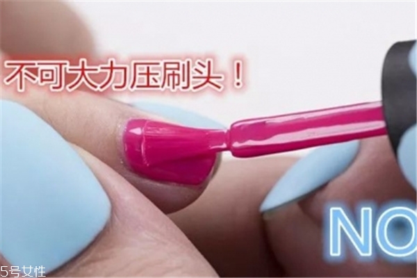 甲油膠怎么涂 甲油膠怎么用步驟 甲油膠怎么涂 甲油膠怎么用步驟