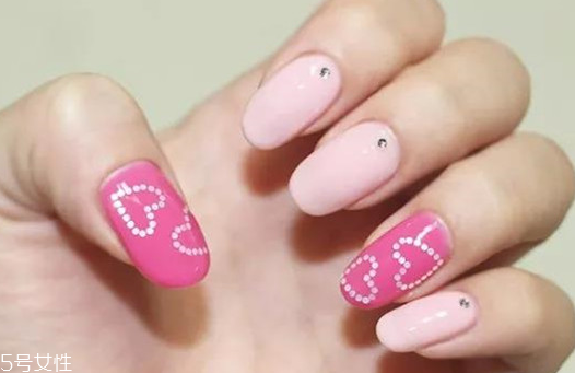 甲油膠怎么涂 甲油膠怎么用步驟 甲油膠怎么涂 甲油膠怎么用步驟