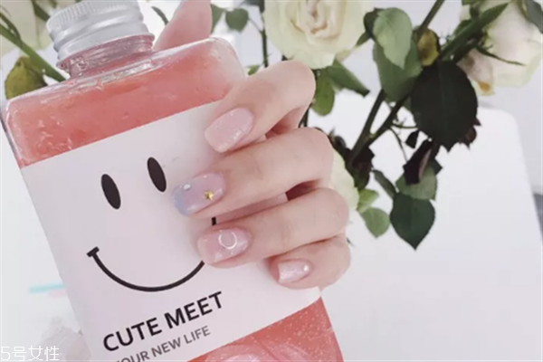 美甲怎么包邊才不會掉 加固膠的注意事項(xiàng)