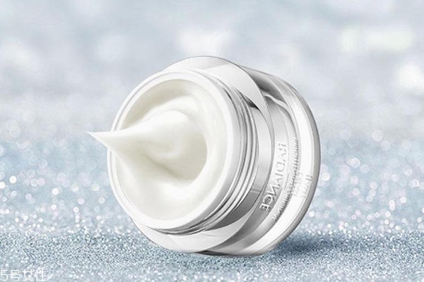 安美素顏霜能直接涂嗎 基礎(chǔ)護膚之后再涂 安美素顏霜能直接涂嗎 基礎(chǔ)護膚之后再涂