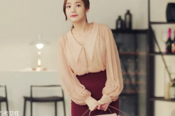 ol風格女裝搭配圖片 跟著金秘書學(xué)穿搭 ol風格女裝搭配圖片 跟著金秘書學(xué)穿搭