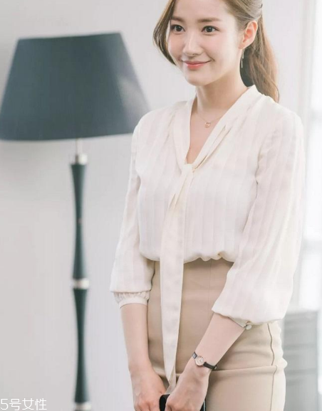 ol風格女裝搭配圖片 跟著金秘書學(xué)穿搭 ol風格女裝搭配圖片 跟著金秘書學(xué)穿搭