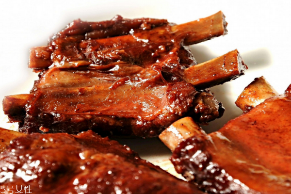 排骨可以燉黃瓜嗎 這個(gè)湯也好喝 排骨可以燉黃瓜嗎 這個(gè)湯也好喝