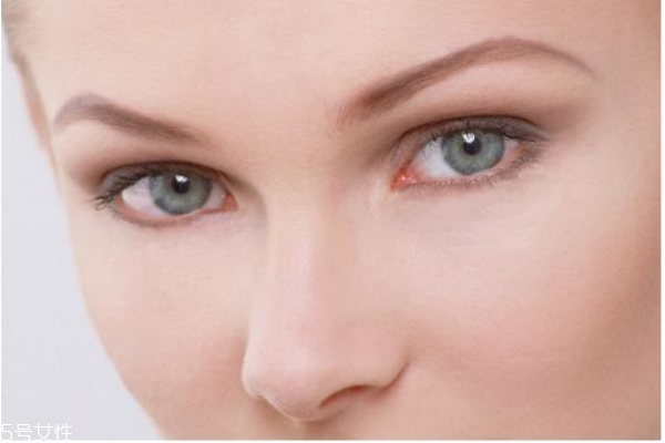 雙眼皮修復(fù)手術(shù)風(fēng)險(xiǎn)大嗎？都有哪些方法