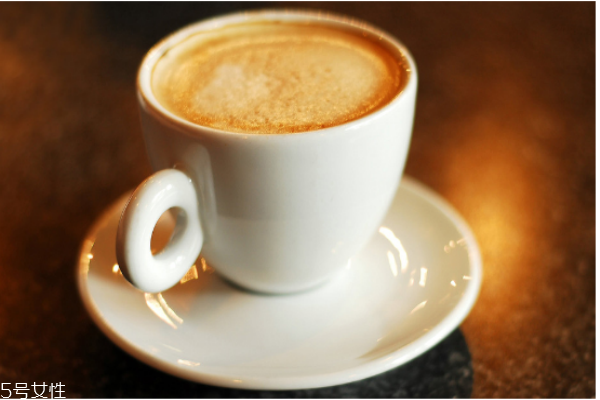 冬季喝幾杯熱咖啡對(duì)身體有好處？