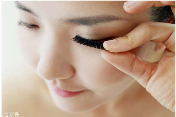 睫毛種植手術(shù)安全嗎？效果怎么樣？