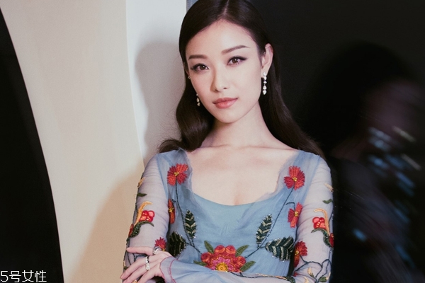 油性皮膚容易變黑怎么辦 3個(gè)方面擺脫暗沉無(wú)光肌膚 油性皮膚容易變黑怎么辦 3個(gè)方面擺脫暗沉無(wú)光肌膚