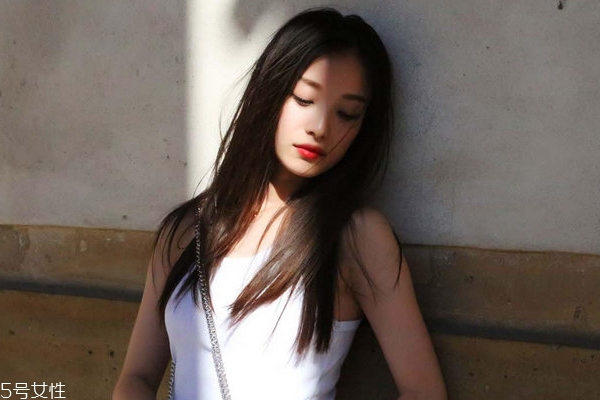 油性皮膚容易變黑怎么辦 3個(gè)方面擺脫暗沉無(wú)光肌膚 油性皮膚容易變黑怎么辦 3個(gè)方面擺脫暗沉無(wú)光肌膚