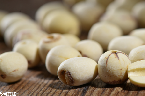 蓮子為什么要磨皮 因?yàn)轭佒祮栴}