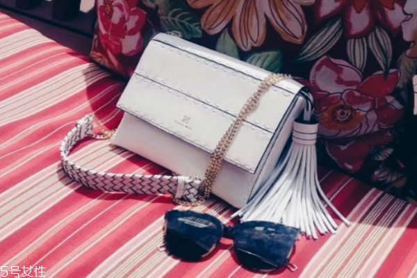 牛皮包包怎么辨別真假 一定要學(xué)會(huì) 牛皮包包怎么辨別真假 一定要學(xué)會(huì)