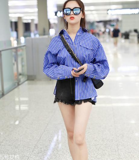 長袖配短褲好看嗎 最時(shí)髦的換季穿搭 長袖配短褲好看嗎 最時(shí)髦的換季穿搭