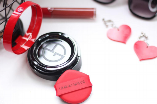 阿瑪尼氣墊和圣羅蘭氣墊哪個(gè)好用 阿瑪尼氣墊和ysl氣墊 阿瑪尼氣墊和圣羅蘭氣墊哪個(gè)好用 阿瑪尼氣墊和ysl氣墊