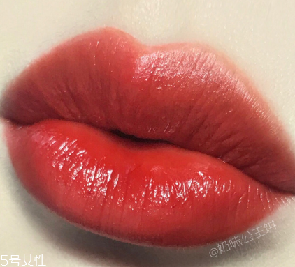 阿瑪尼405怎么樣 阿瑪尼紅管405唇釉試色 阿瑪尼405怎么樣 阿瑪尼紅管405唇釉試色
