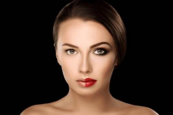 如何畫大眼娃娃妝？瞬間變成甜美可人少女