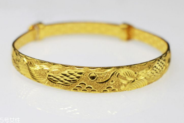 黃金手鐲多少錢一克 看當日金價 黃金手鐲多少錢一克 看當日金價