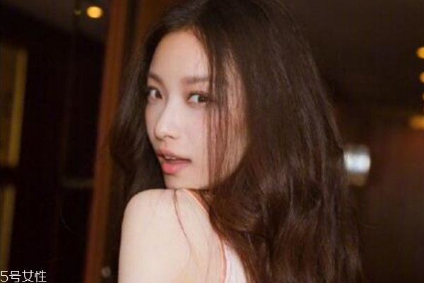 第一次買腮紅怎么挑到合適的 精挑腮紅4步走 第一次買腮紅怎么挑到合適的 精挑腮紅4步走