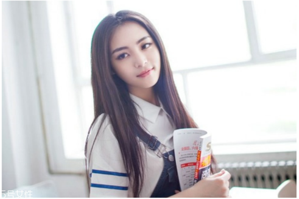 臉上長痘痘可以用酒精消毒嗎 正確排毒是關(guān)鍵 臉上長痘痘可以用酒精消毒嗎 正確排毒是關(guān)鍵