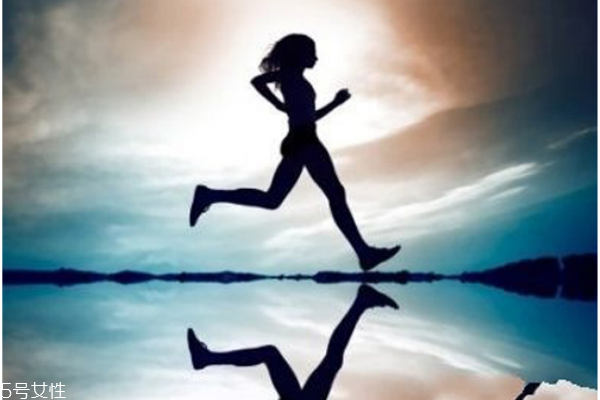 臉上長痘痘可以用酒精消毒嗎 正確排毒是關(guān)鍵 臉上長痘痘可以用酒精消毒嗎 正確排毒是關(guān)鍵