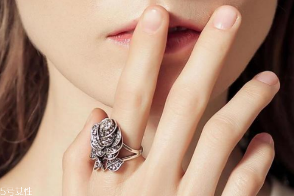 925銀戒指怎么清洗 自己在家就能操作 925銀戒指怎么清洗 自己在家就能操作
